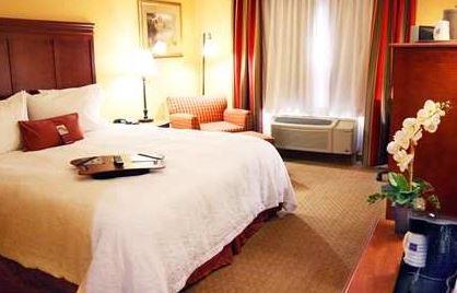 Hampton & Los Angeles Airport Hotel 3*