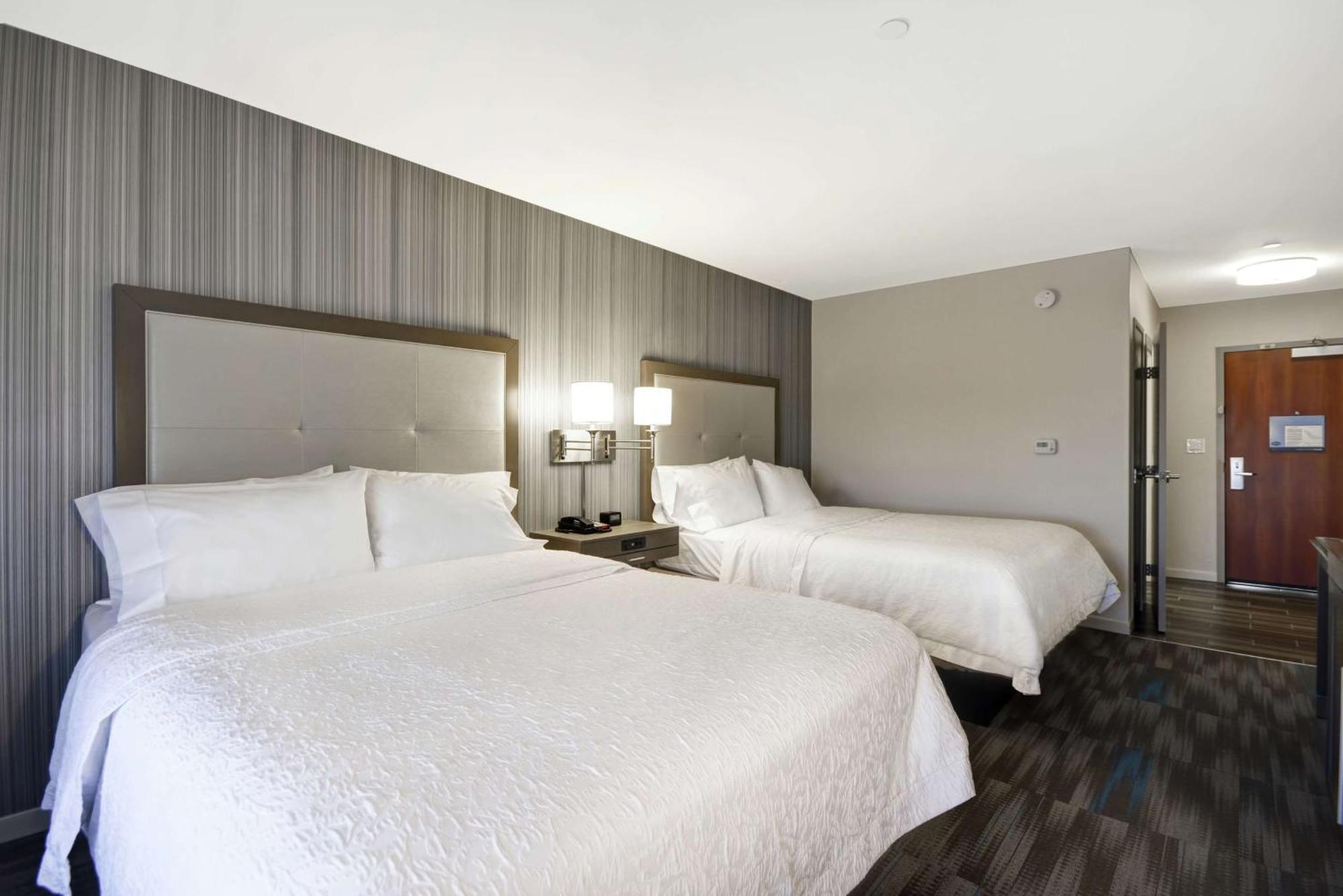 Hampton & Los Angeles Airport 3*