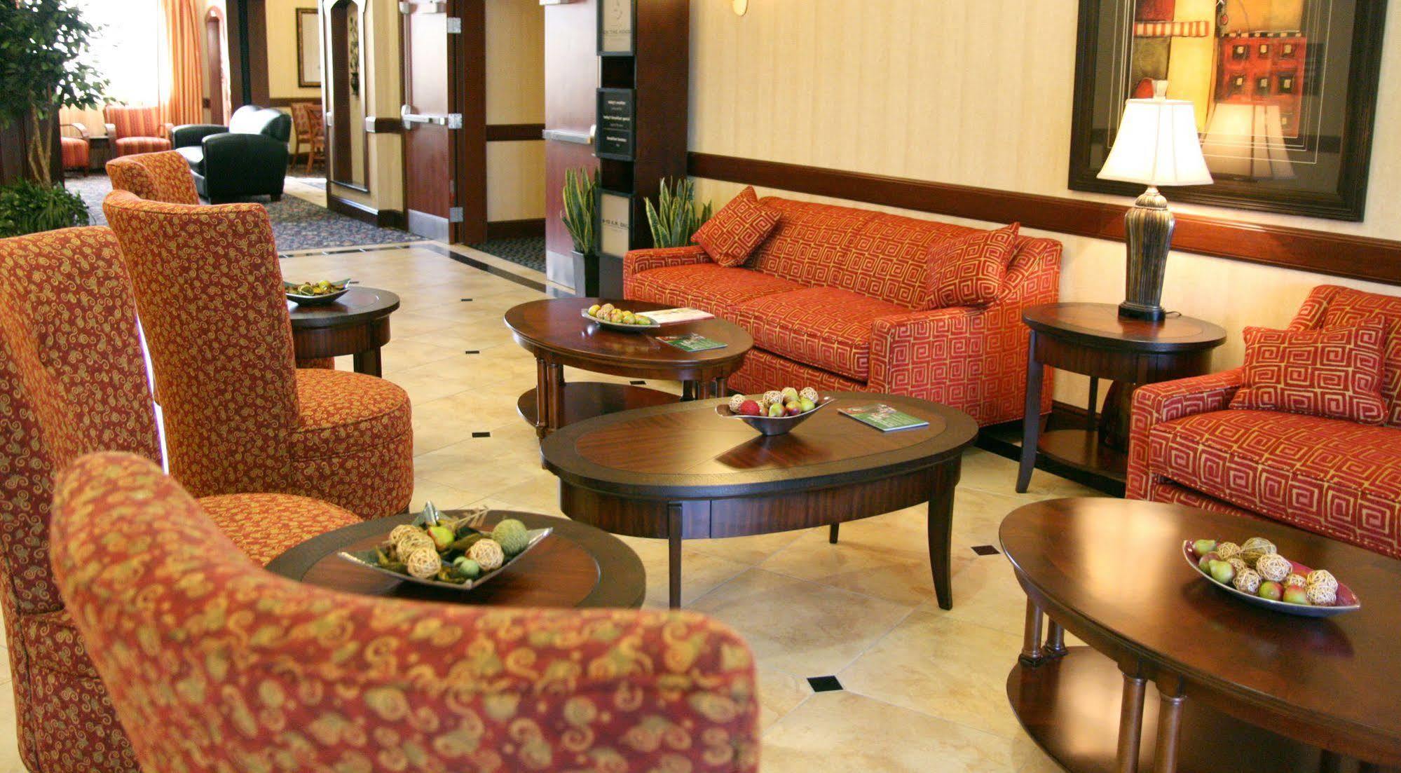 Hampton & Los Angeles Airport