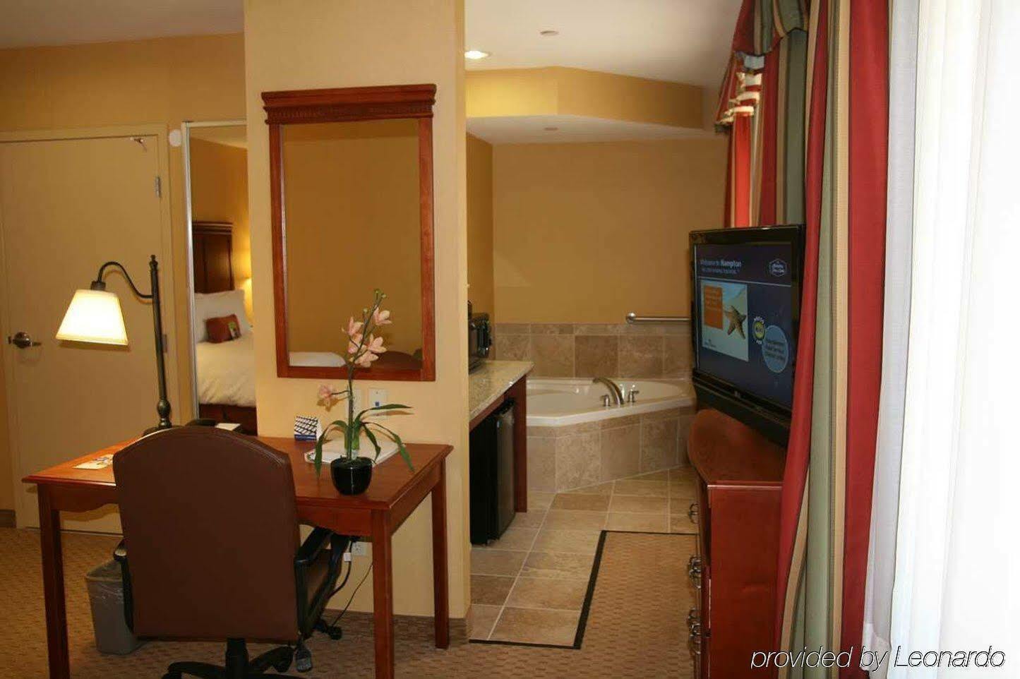 Hotel Hampton & Los Angeles Airport 3*